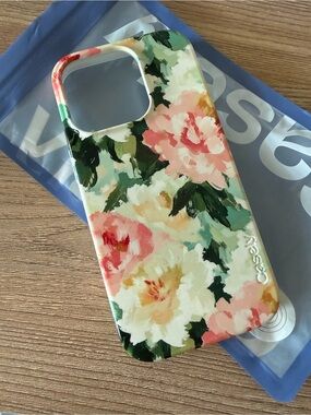 Casely Floral Protective Phone Case — Cream & Green Botanical Print